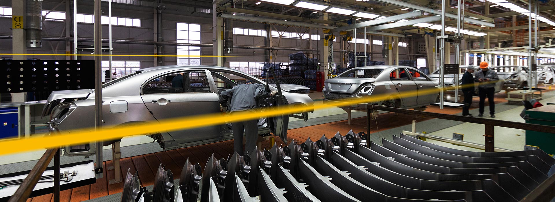 Car parts are assembled | LGI