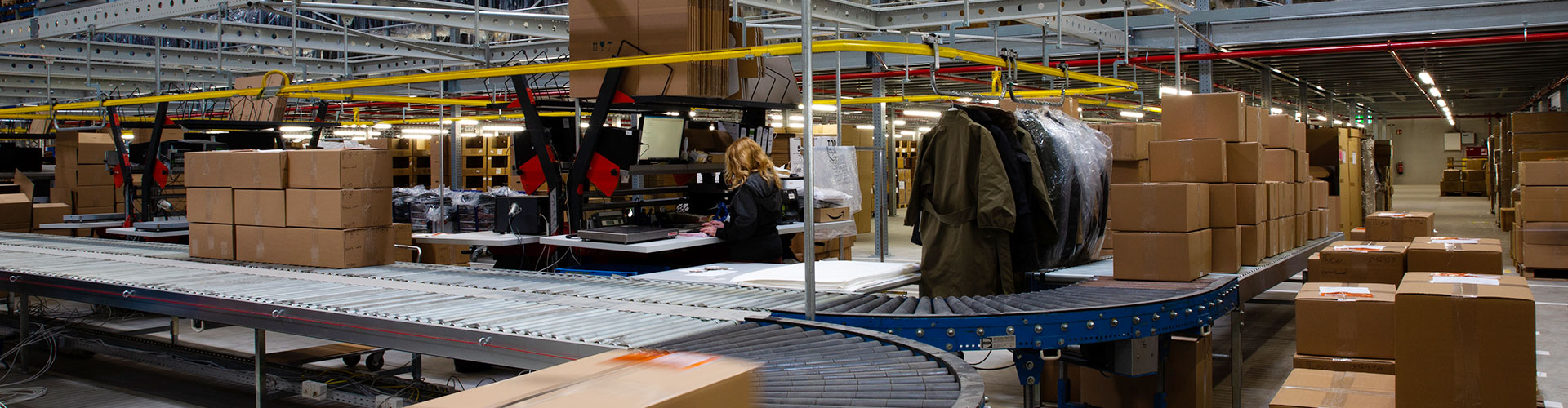 Logistik Lagerhalle für Kleidung | LGI